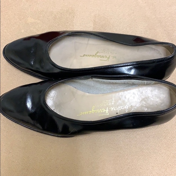Size 7 Ferragamo black patent leather flats. - Picture 2 of 7